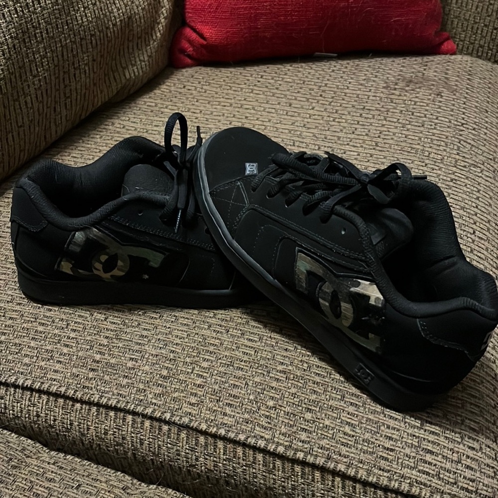 Hardly used Camo DC Shoes!